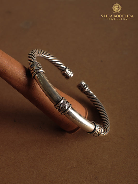 The Jaal Cuff