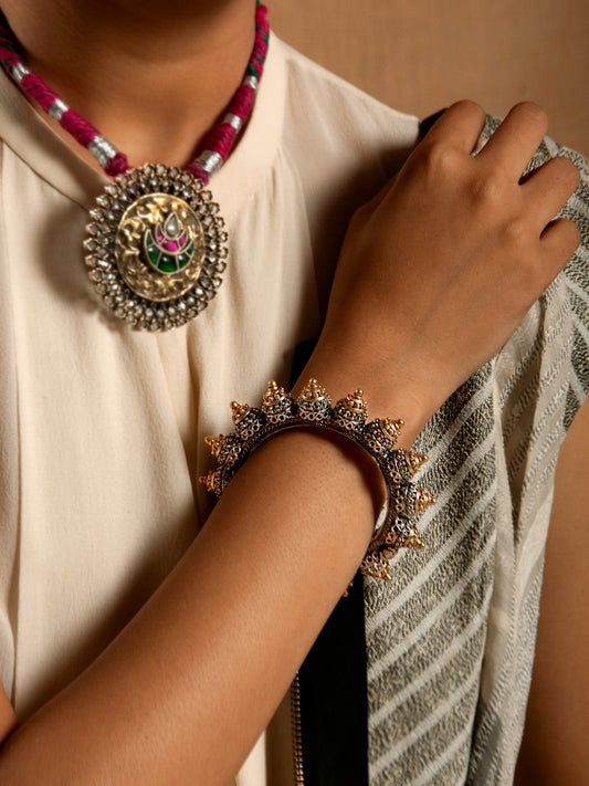 Svarnam Statement Two Tone Bangle