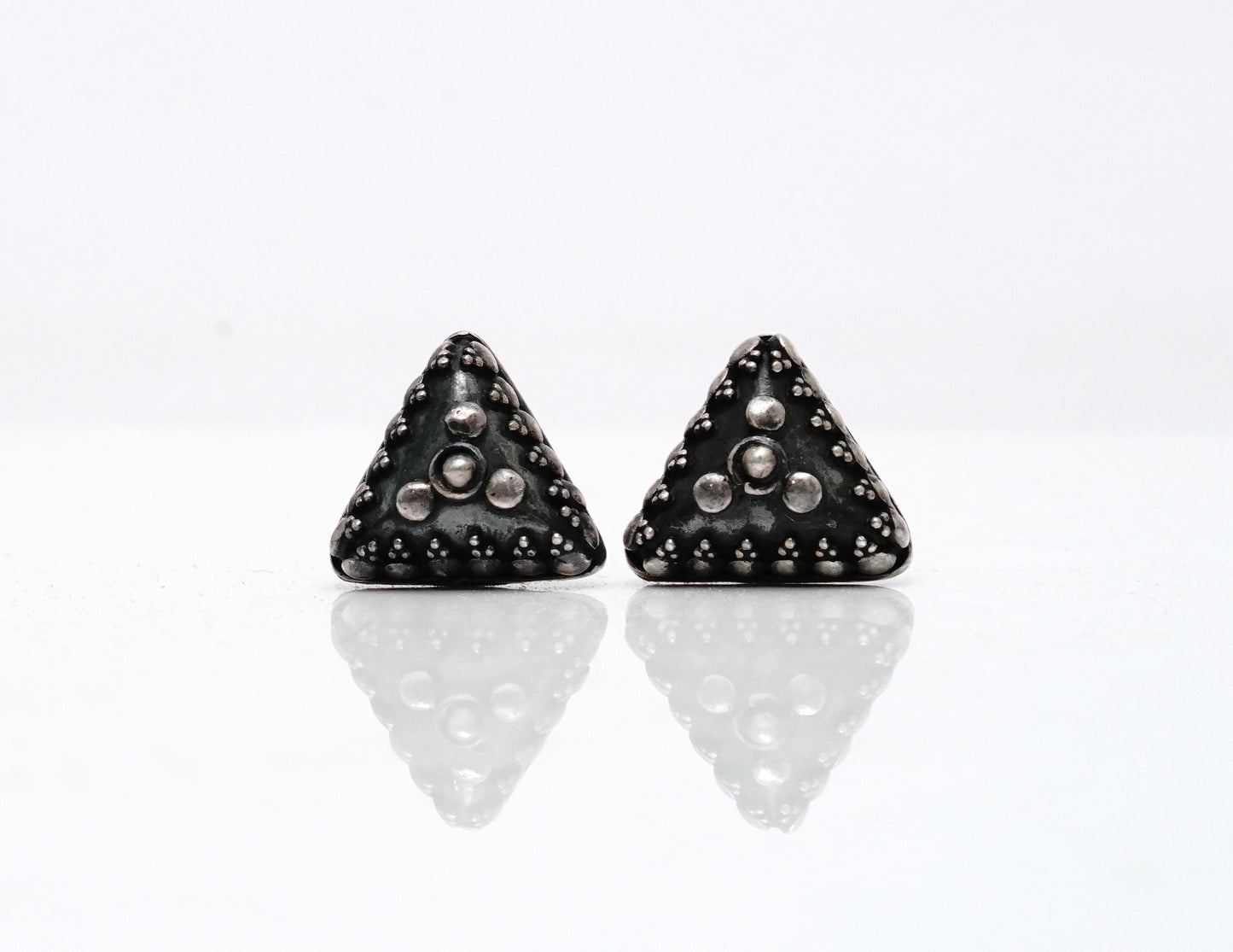 925 Silver Oxidized Rawa Dotted Studs - Neeta Boochra Jewellery