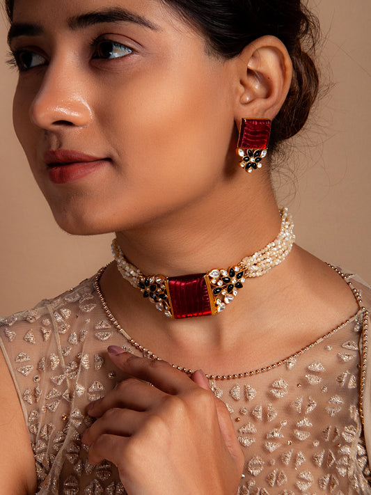 Svarnam Moissanite Red Carved Stone Choker