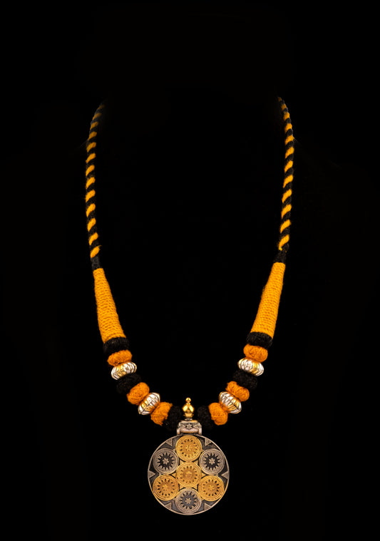 925 Sterling Silver Two Tone Fine Rawa Work Necklace with Kundan Floral Motif