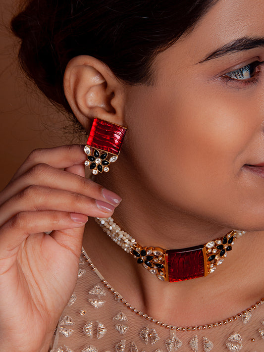 Svarnam Moissanite Red Carved Stone Studs