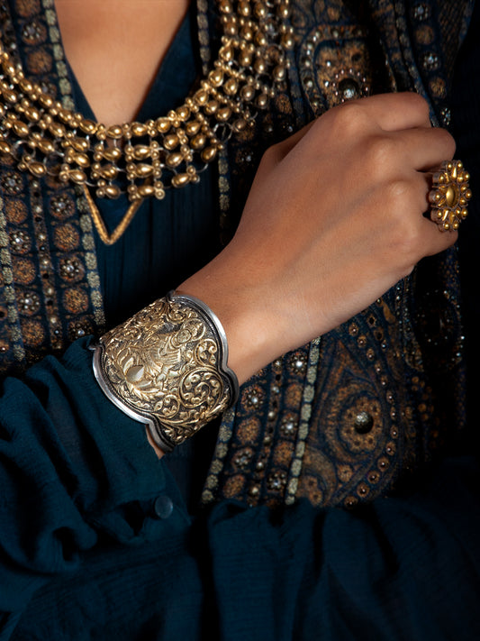 Svarnam Goddess Statement Cuff