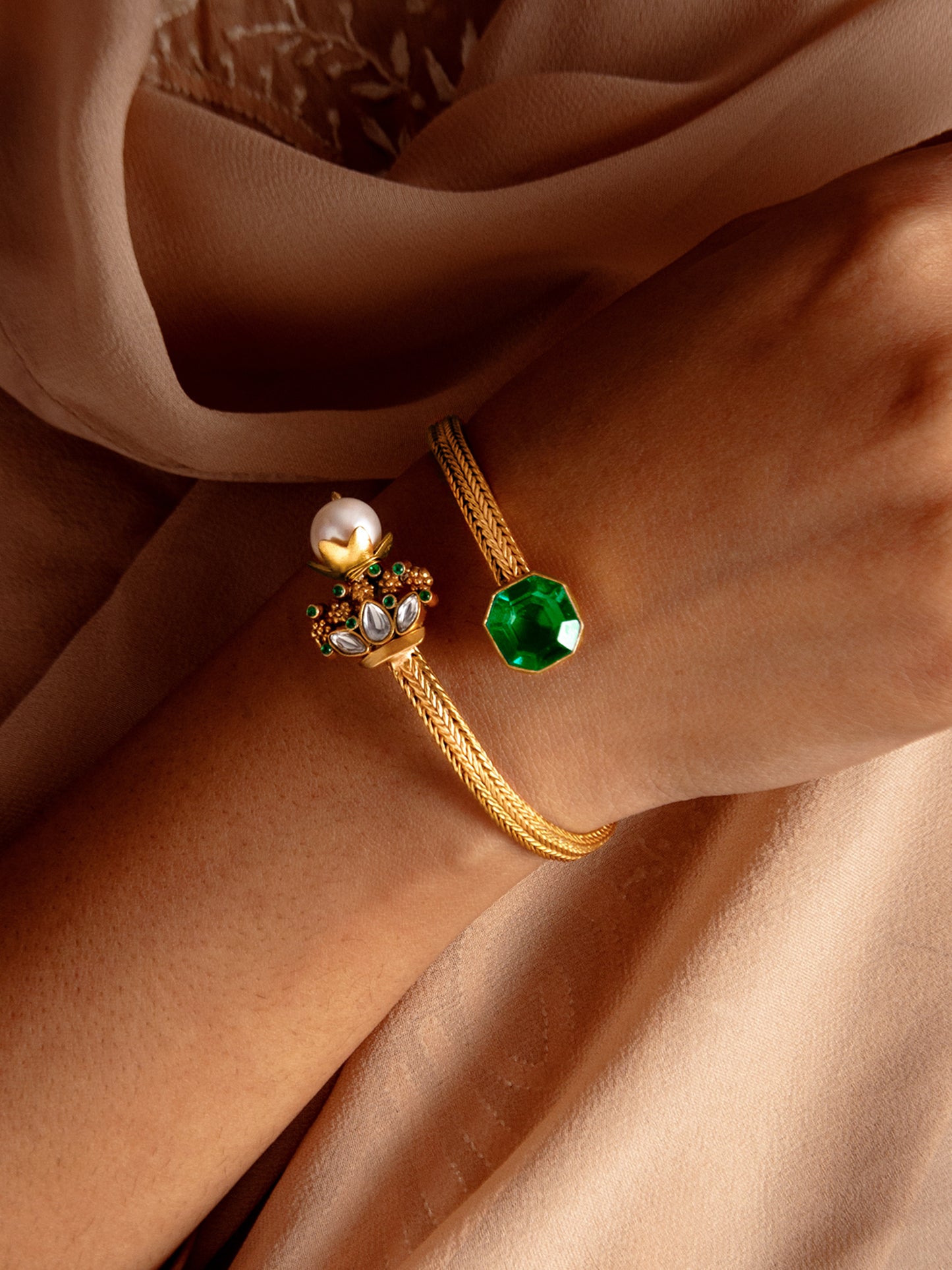 Svarnim Fusion Bangle with Pearl