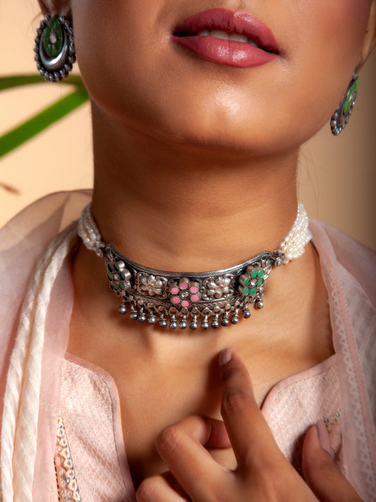 Silver Fusion Floral Kundan Choker with Pearl