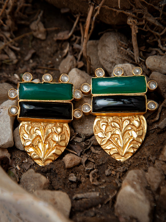 925 Sterling Silver Embossing Kundan Earrings with Green and Black Onyx