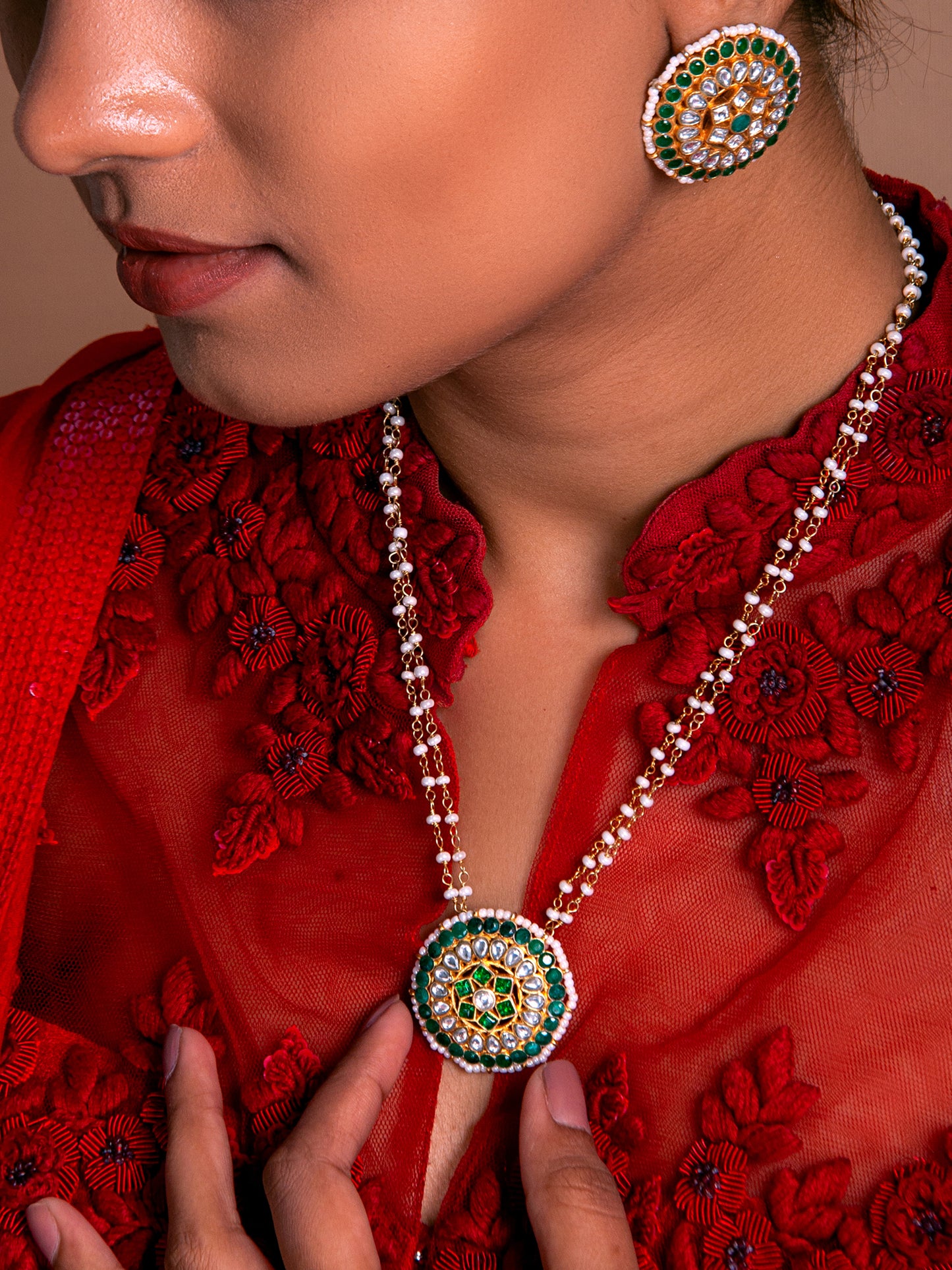 Kundan Pearl Onyx Necklace: A Perfect Blend of Elegance and Style