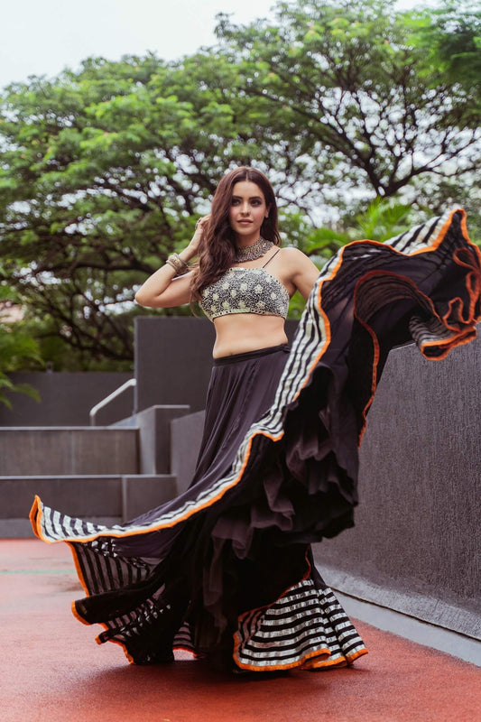 Aamna Sharif's Mirror Necklace