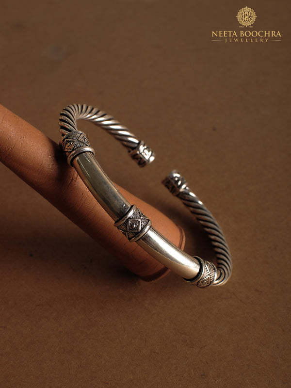 The Jaal Cuff