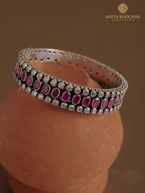 The Laal Safed Bangle