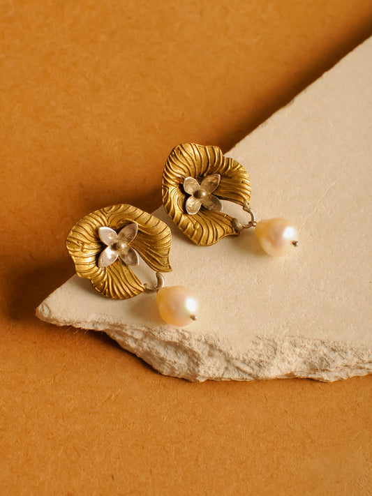 The Titli Moti — 925 sterling silver earrings by Neeta Boochra, Jaipur