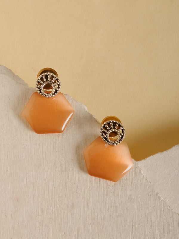 The Peach Mani alternate