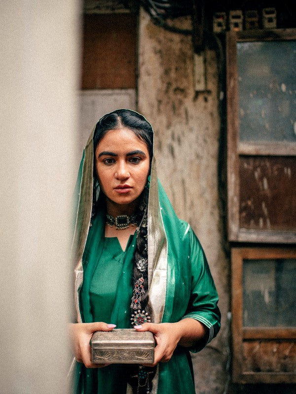 Jasleen Royal wearing Neeta Boochra Jewels