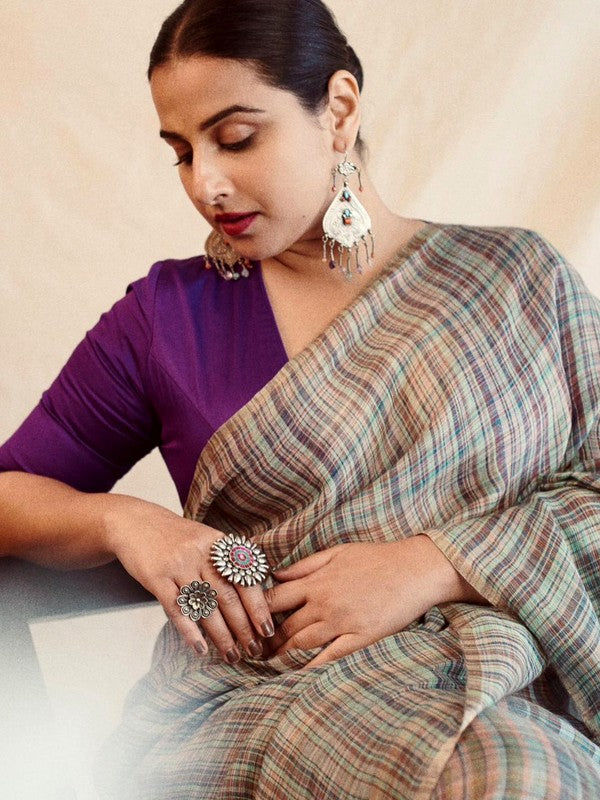 Vidya Balan wearing Neeta Boochra