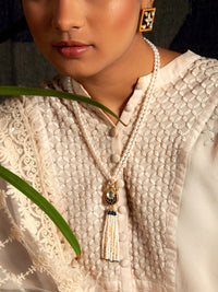 Pearlescent Tassel Elegance: 925 Silver Kundan Pearl Necklace view 4