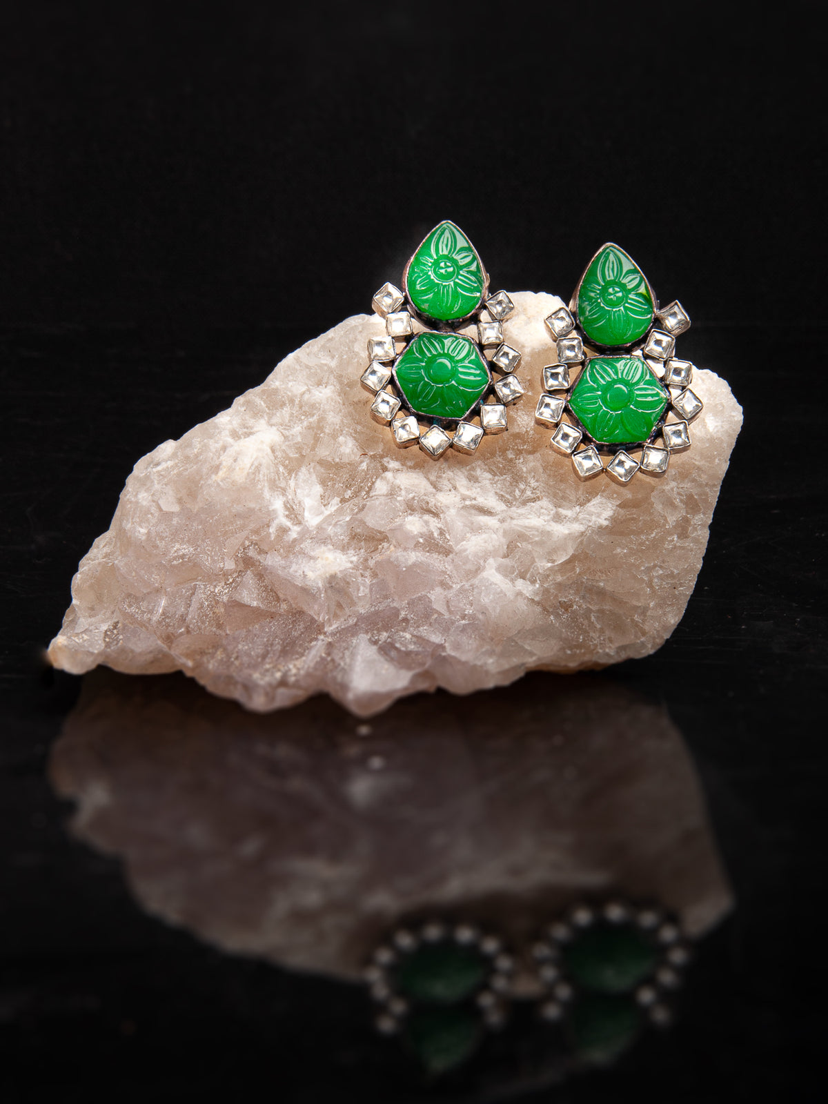 Green Blossom Elegance view 2