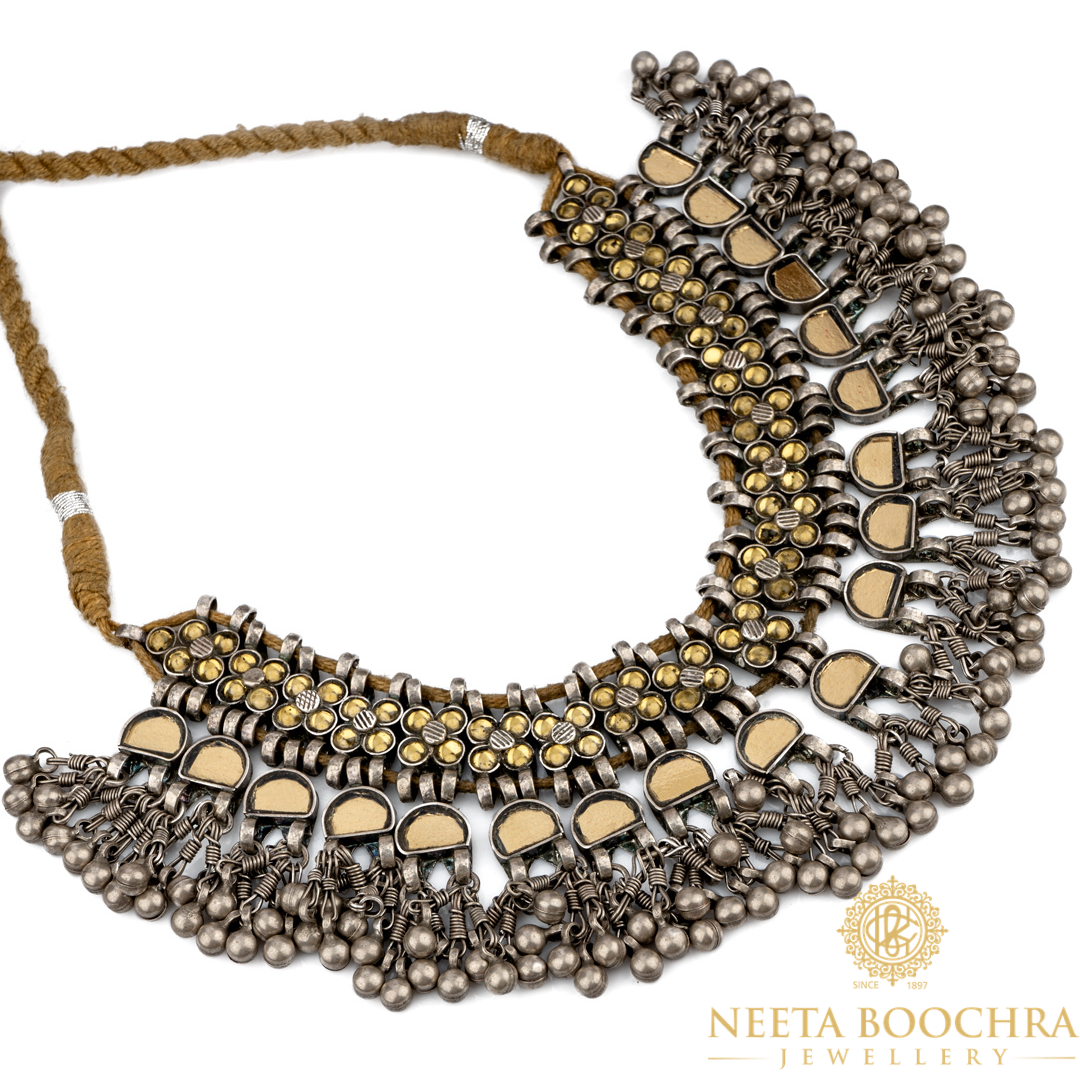 Aamna Sharif's Mirror Necklace view 7