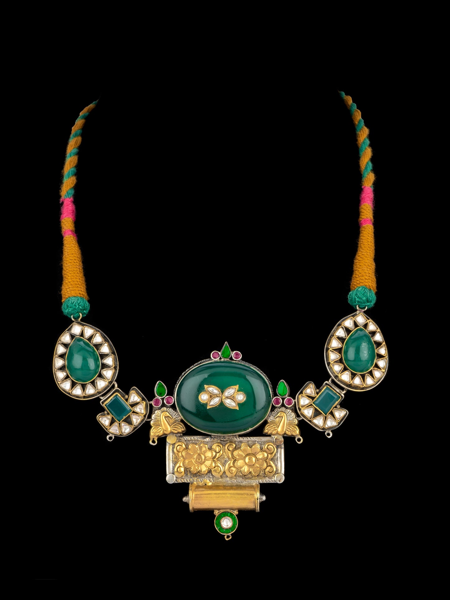 Two Toned Kundan Necklace with Adjustable Patwa Thread
