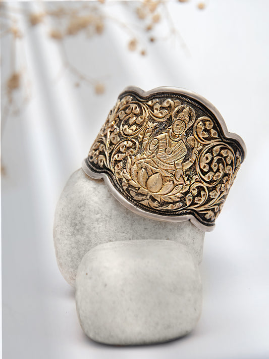 Svarnam Goddess Statement Cuff