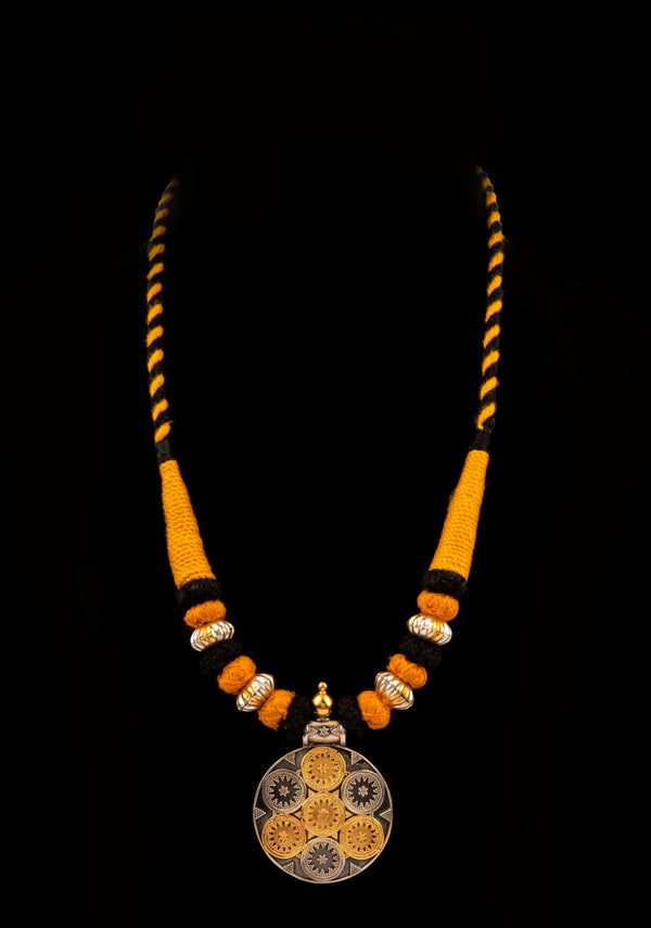 925 Sterling Silver Two Tone Fine Rawa Work Necklace with Kundan Floral Motif