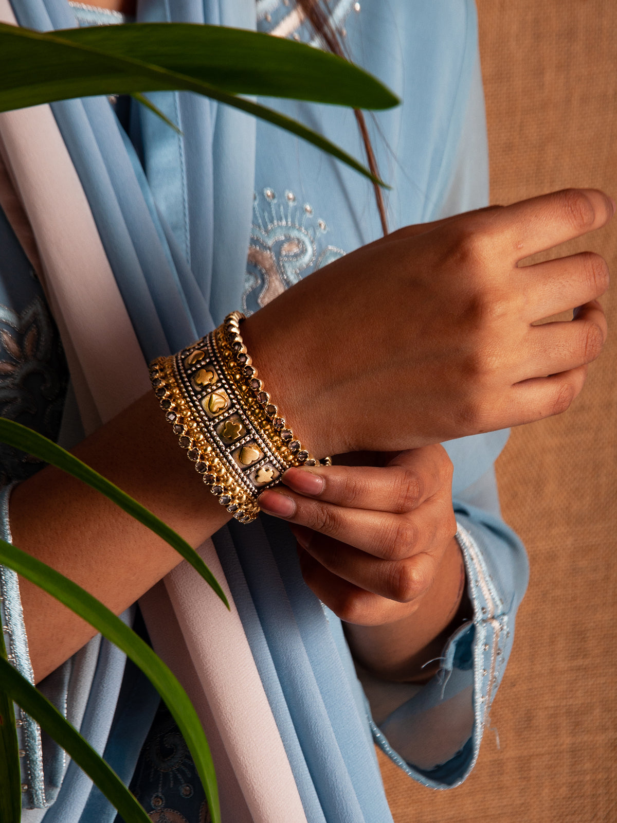 Kalbeliya Gold Hand Embossing Bangle view 6