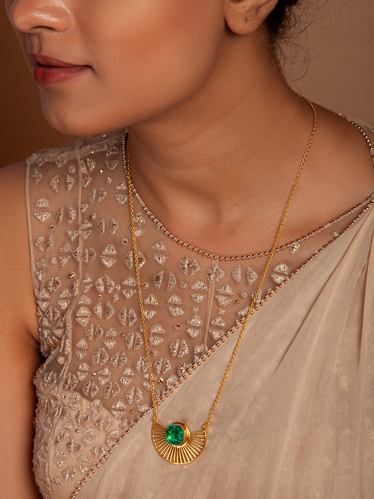 Svarnam Emerald Lightweight Necklace view 2