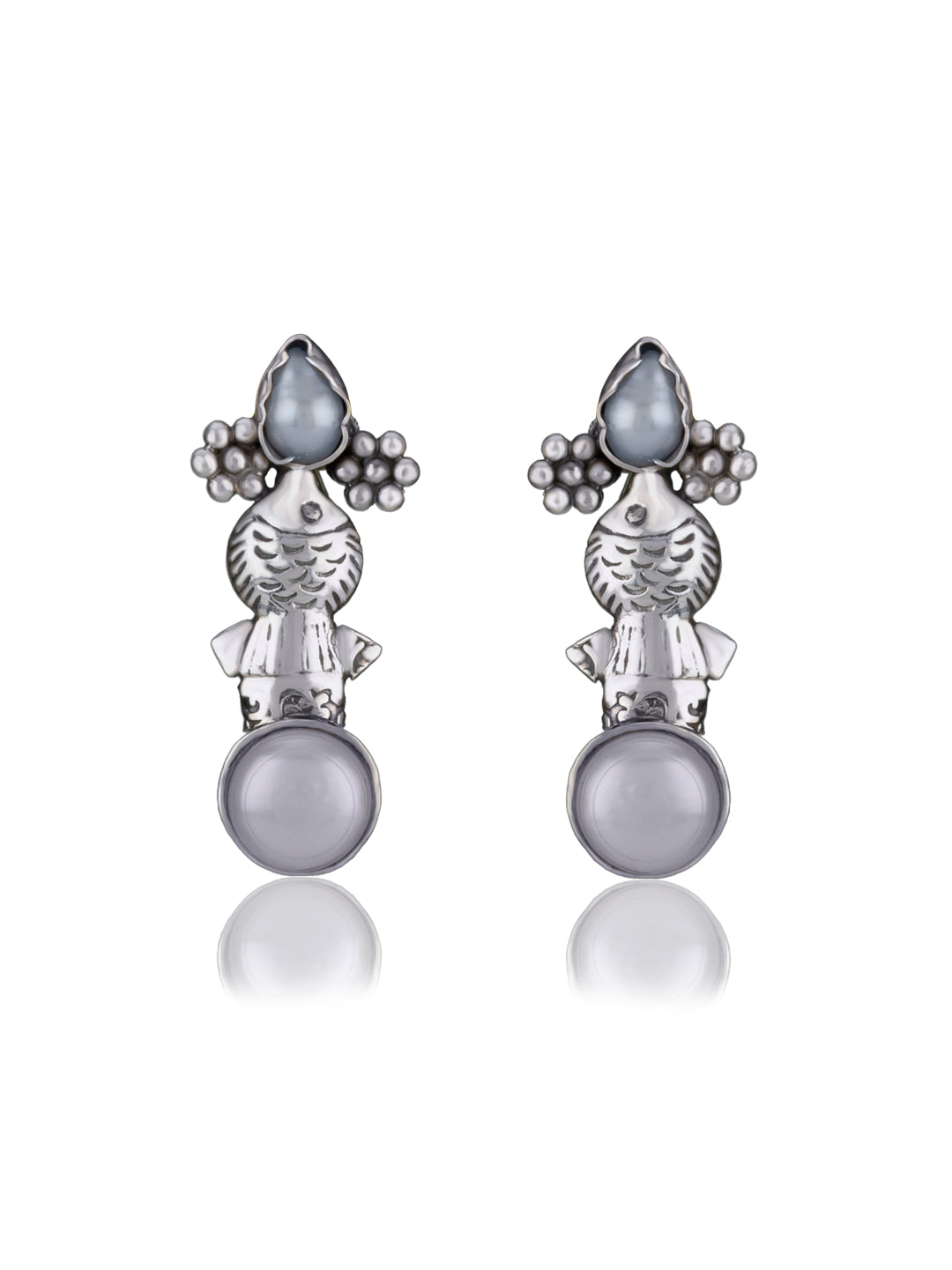 Fish Studs with Pearl