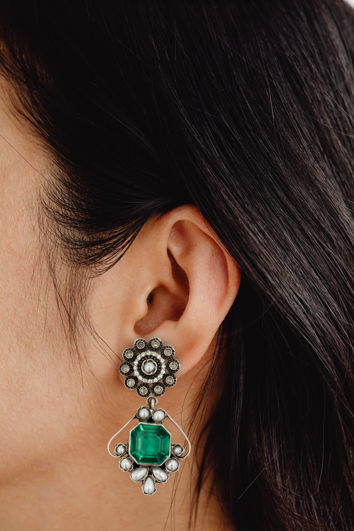 925 Sterling Silver Earrings with Green Gemstone and Pearls view 3