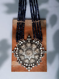 925 Sterling Silver AAA+ Quality Iolite Gemstone Beaded Necklace With Kundan and Pearl view 3