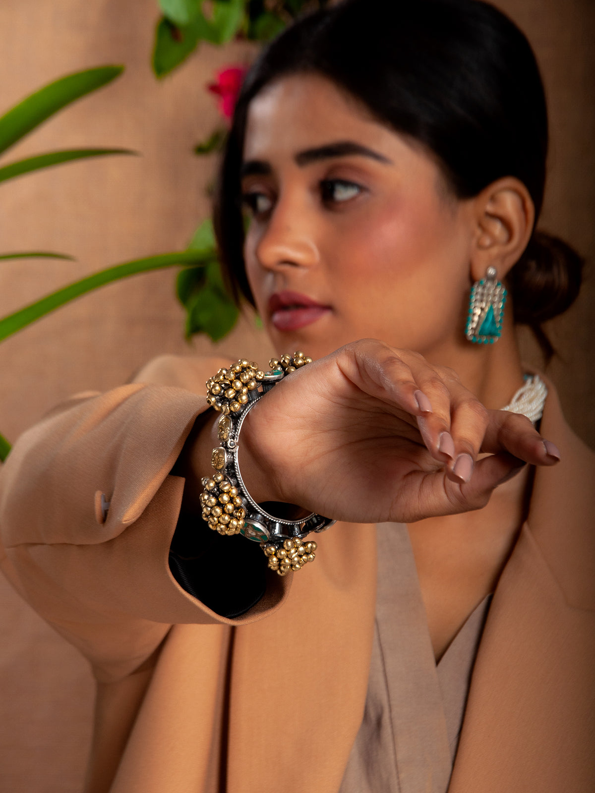 Svarnam Festive Turquoise Kundan Openable Bangle view 4