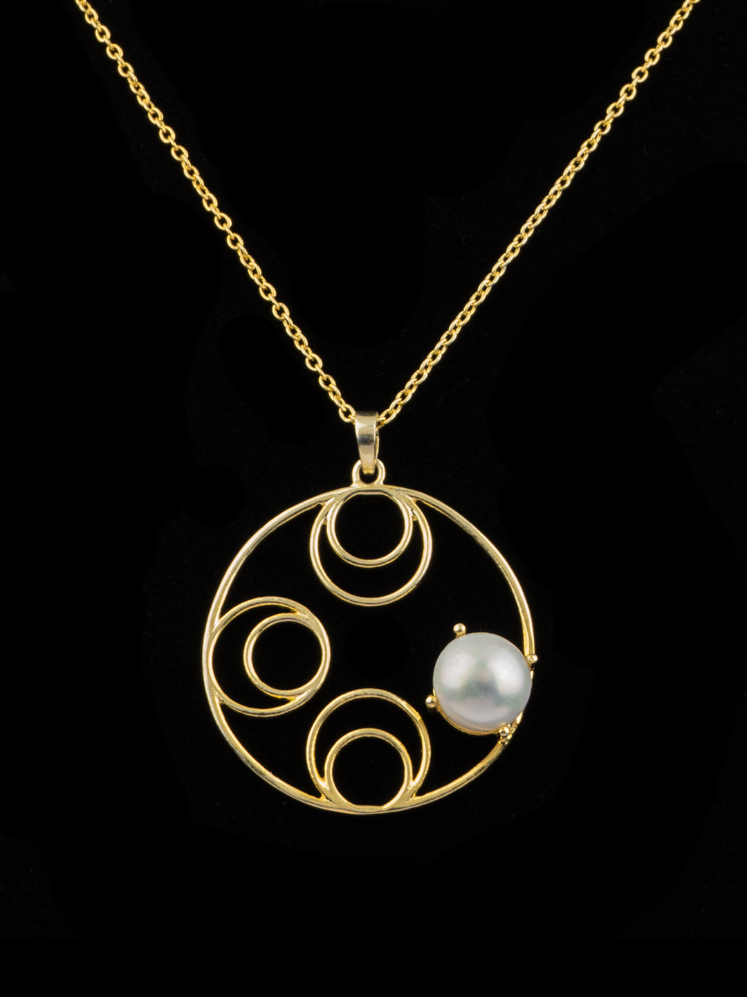 Gold Plated Circular Necklace with Pearl