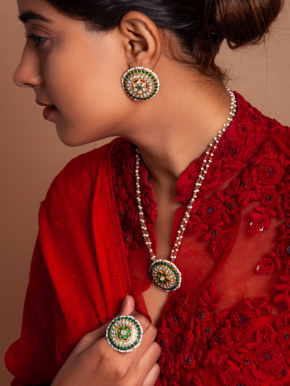 Kundan Pearl Onyx Necklace: A Perfect Blend of Elegance and Style view 7