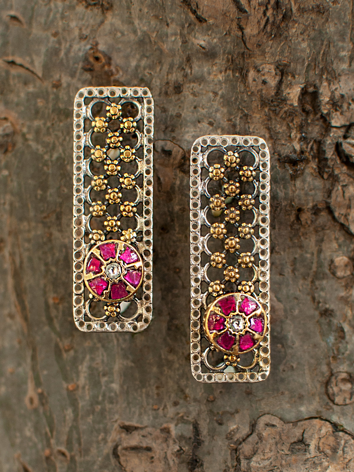 925 Sterling Silver Two Tone Rawa Earrings with Kundan Motif view 2
