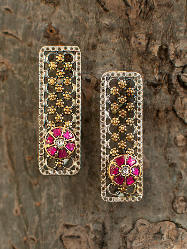 925 Sterling Silver Two Tone Rawa Earrings with Kundan Motif alternate