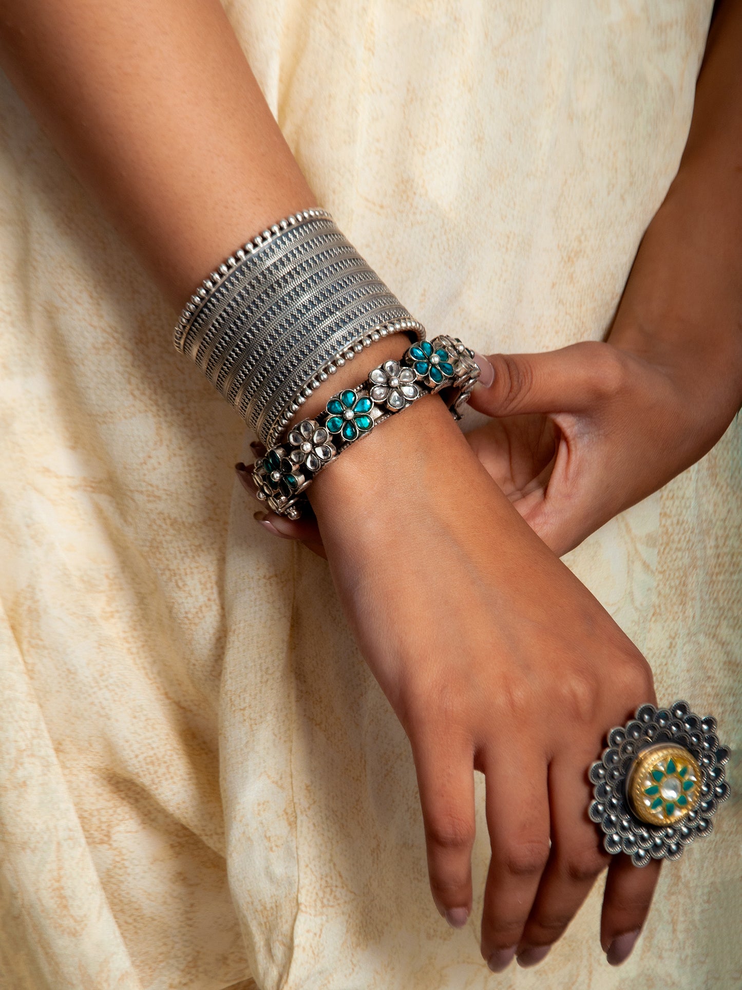 Silver Floral Blue and White Kundan Openable Bangle